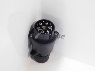 PRISE 7 + 6 BROCHES MULTI CONNECTIONS